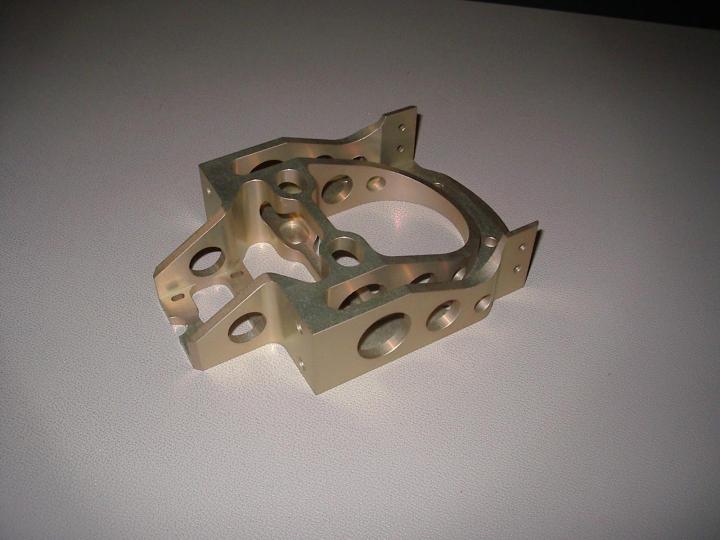 Une entreprise spécialisée dans la fabrication de pièces mécaniques de haute précision à Champigny-sur-Marne