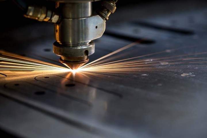 Les avantages du découpage laser pour le travail de la tôle, Champigny-sur-Marne
